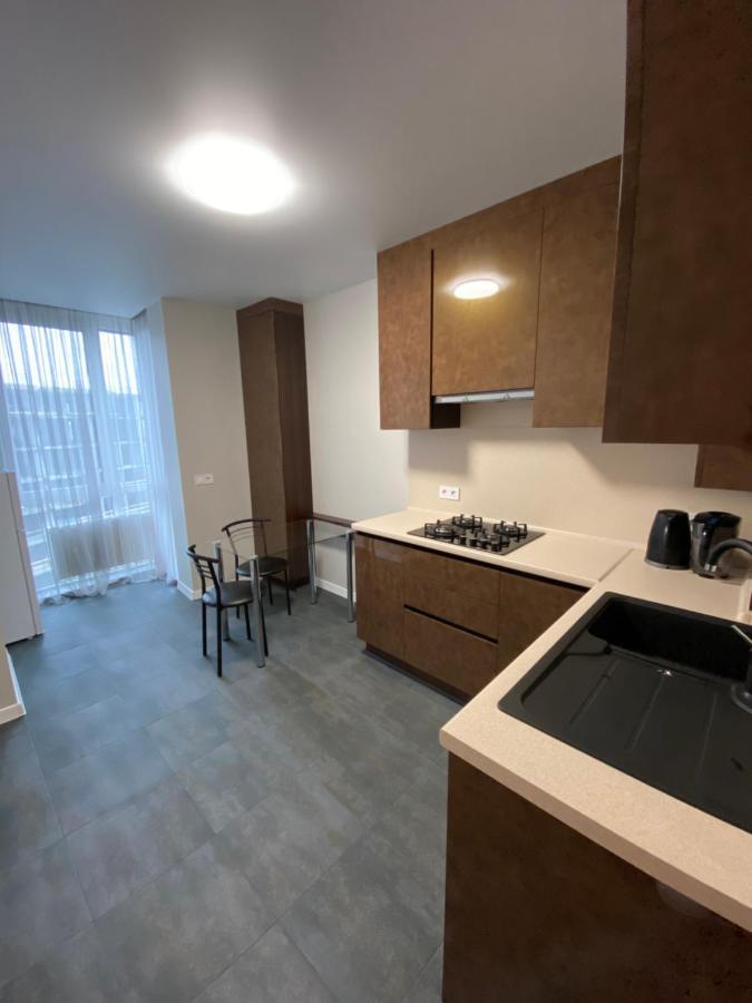 קייב Crystal Apartaments מראה חיצוני תמונה