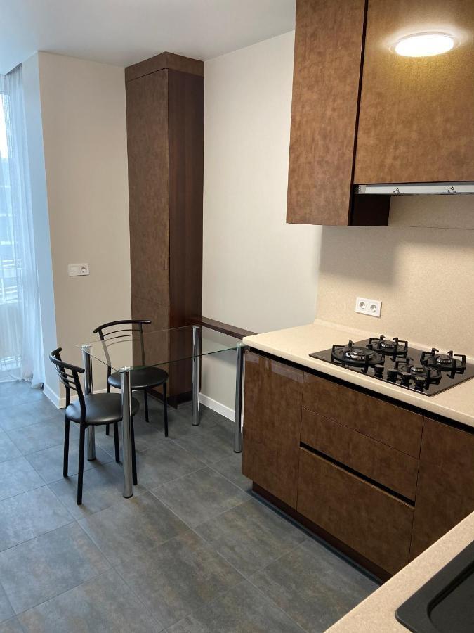 קייב Crystal Apartaments מראה חיצוני תמונה